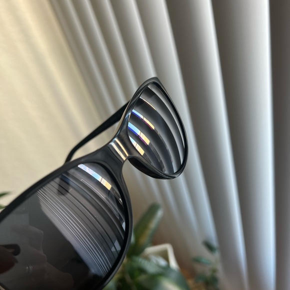 Prada Sunglass - Picture 3 of 10